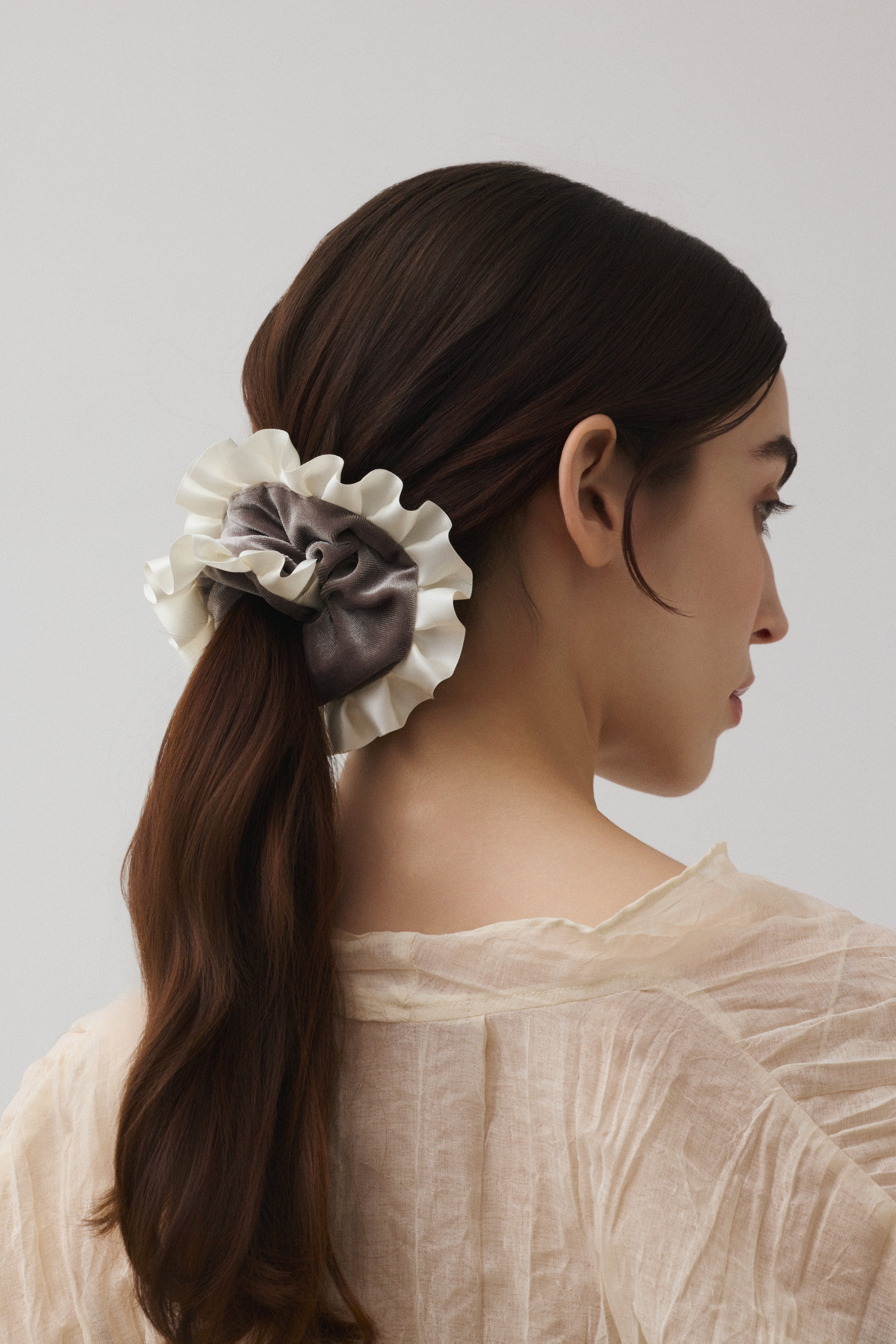 HAIRSTAR クラシックベロアフリルヘアゴムBK
