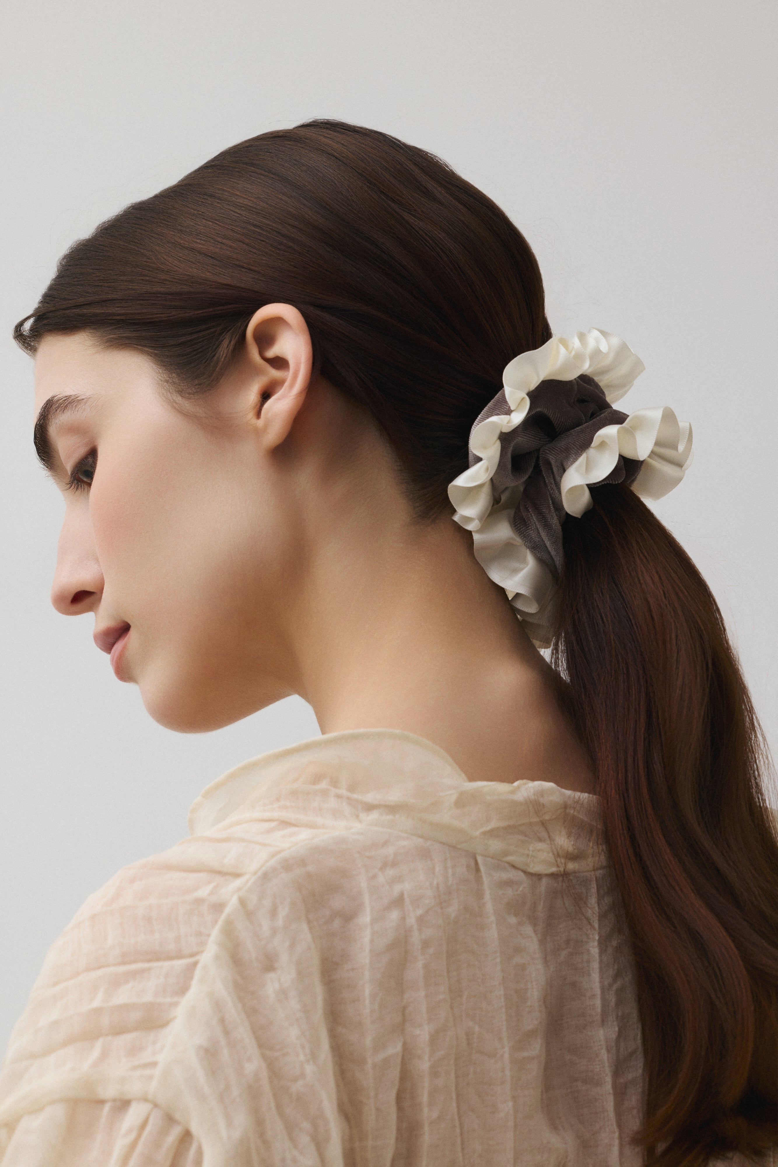 HAIRSTAR クラシックベロアフリルヘアゴムBR